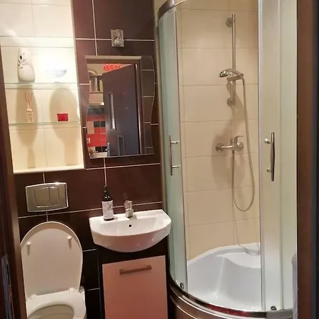 Sunny And Lovely Apartment. Near Chopin Airport! * ワルシャワ